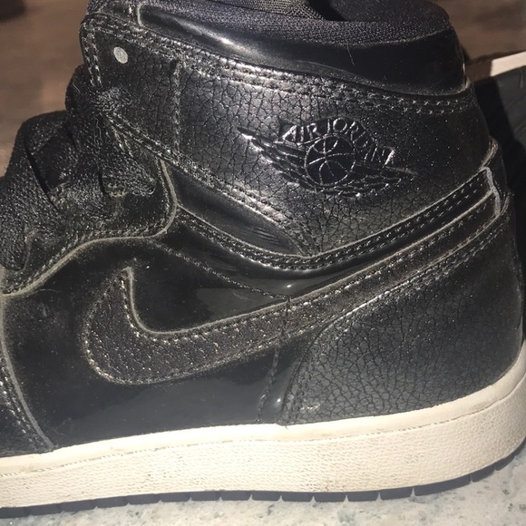 Black Jordan 1 Retro sz 4 Patent Leather - Picture 3 of 6